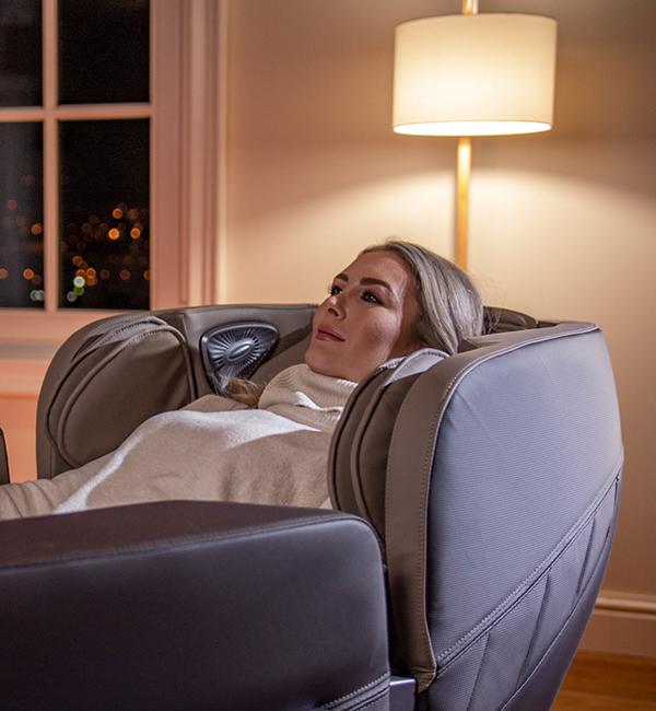 Beige leather massage chair smart voice conrtrol FocusII Relax